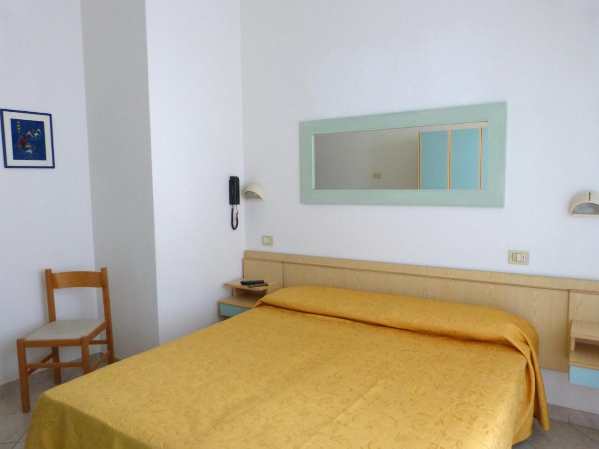 Hotel D'Annunzio Cattolica Kültér fotó