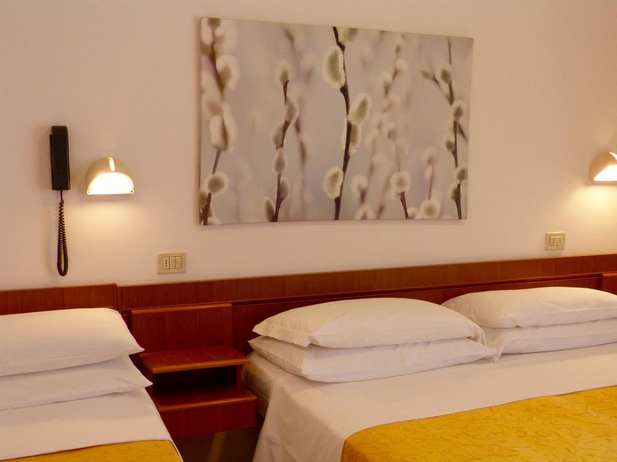 Hotel D'Annunzio Cattolica Kültér fotó